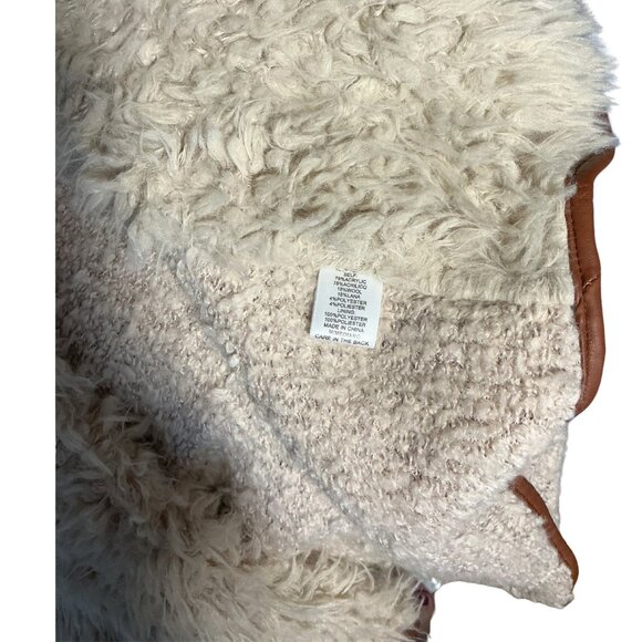 Love Tree Faux Fur & Sherpa Reversible Vest – Medium – NWT - Picture 4 of 7